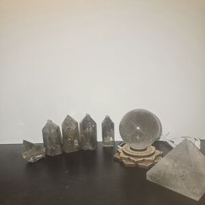 Crystal Set with Sphere and Pyramid